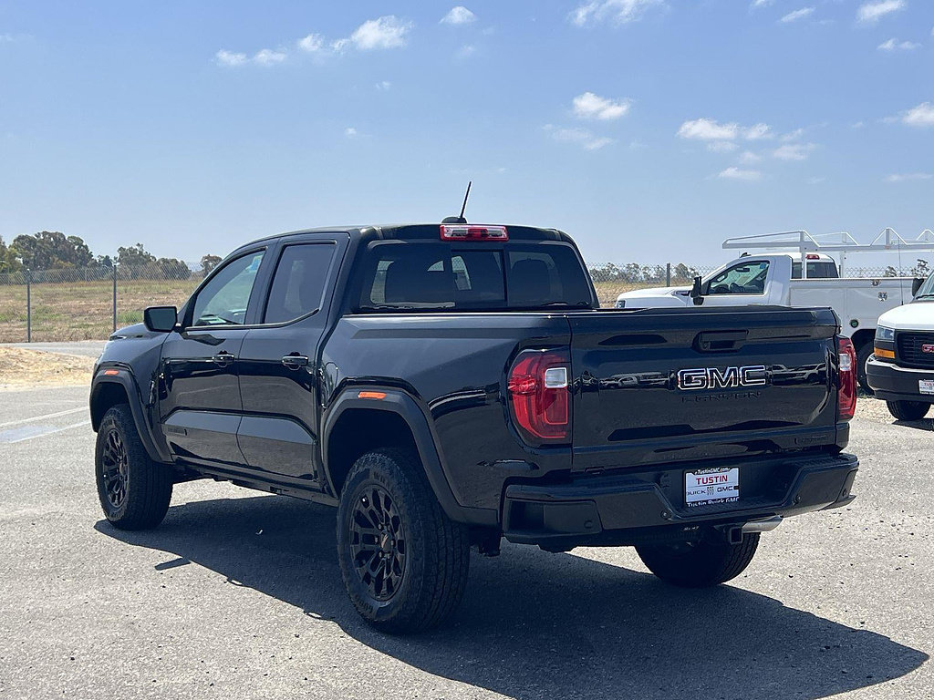 New 2026 GMC Canyon Elevation w/ LPO, Black Badging Package RWD image 5