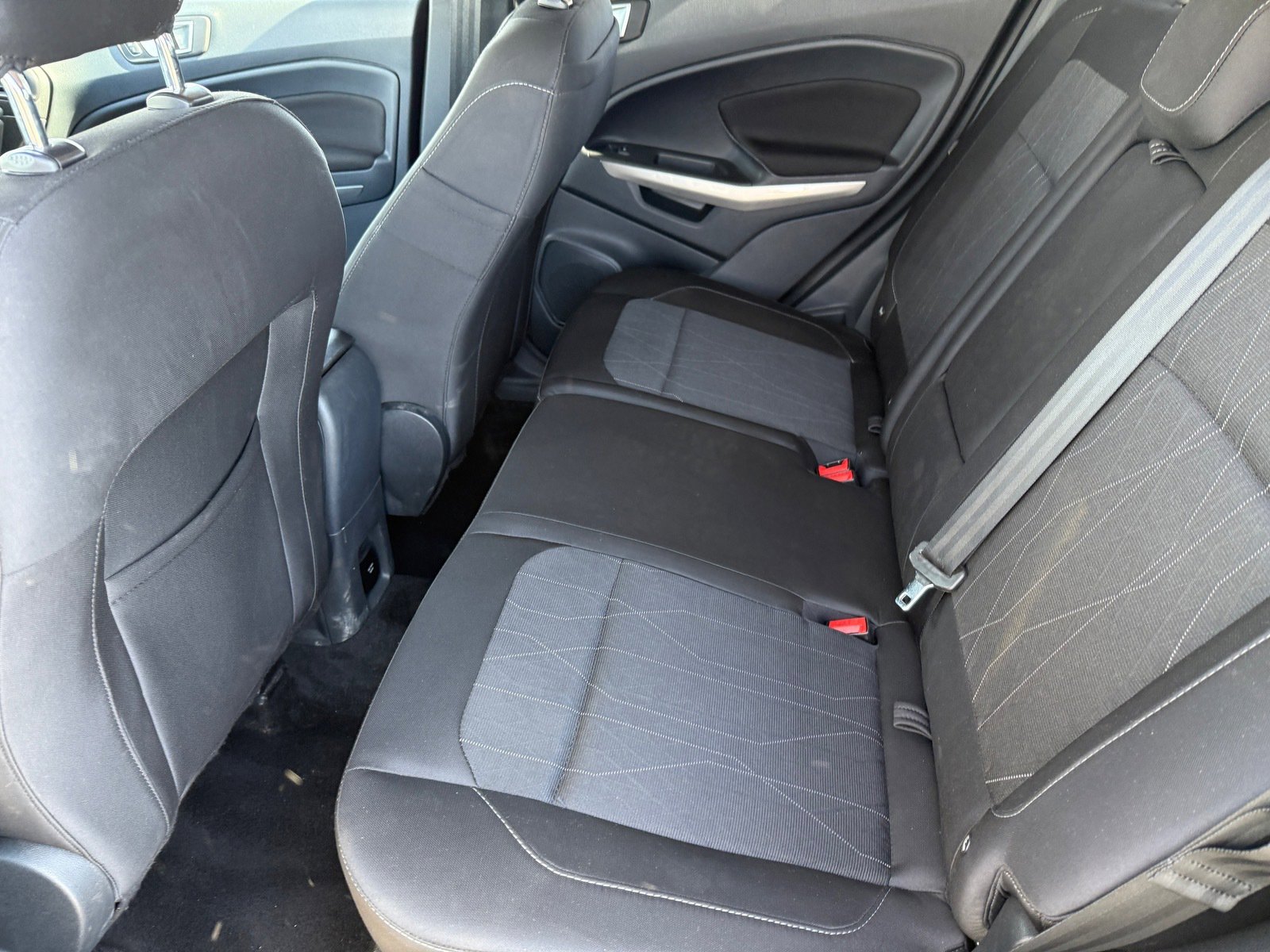 Used 2018 Ford EcoSport SE w/ SE Convenience Package image 16