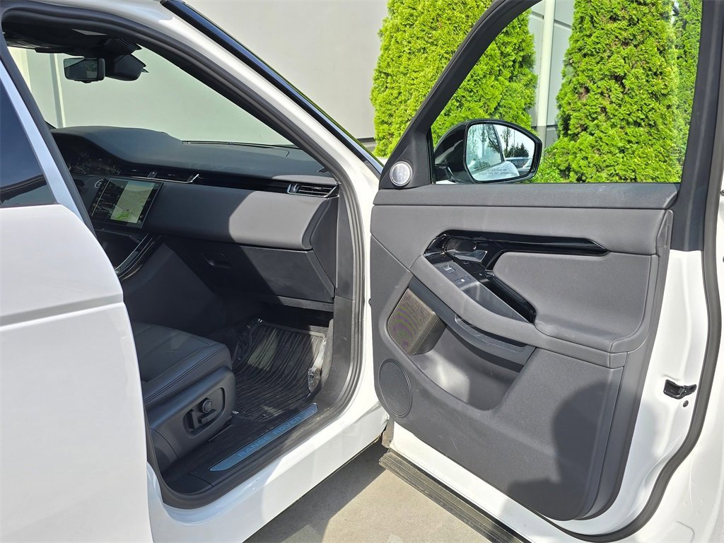 Used 2024 Land Rover Range Rover Evoque Dynamic SE image 29