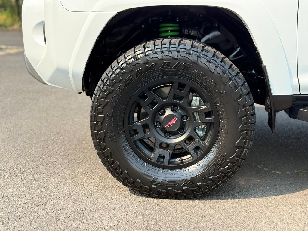 Used 2023 Toyota 4Runner TRD Off-Road Premium w/ Moonroof Package AWD/4WD image 9