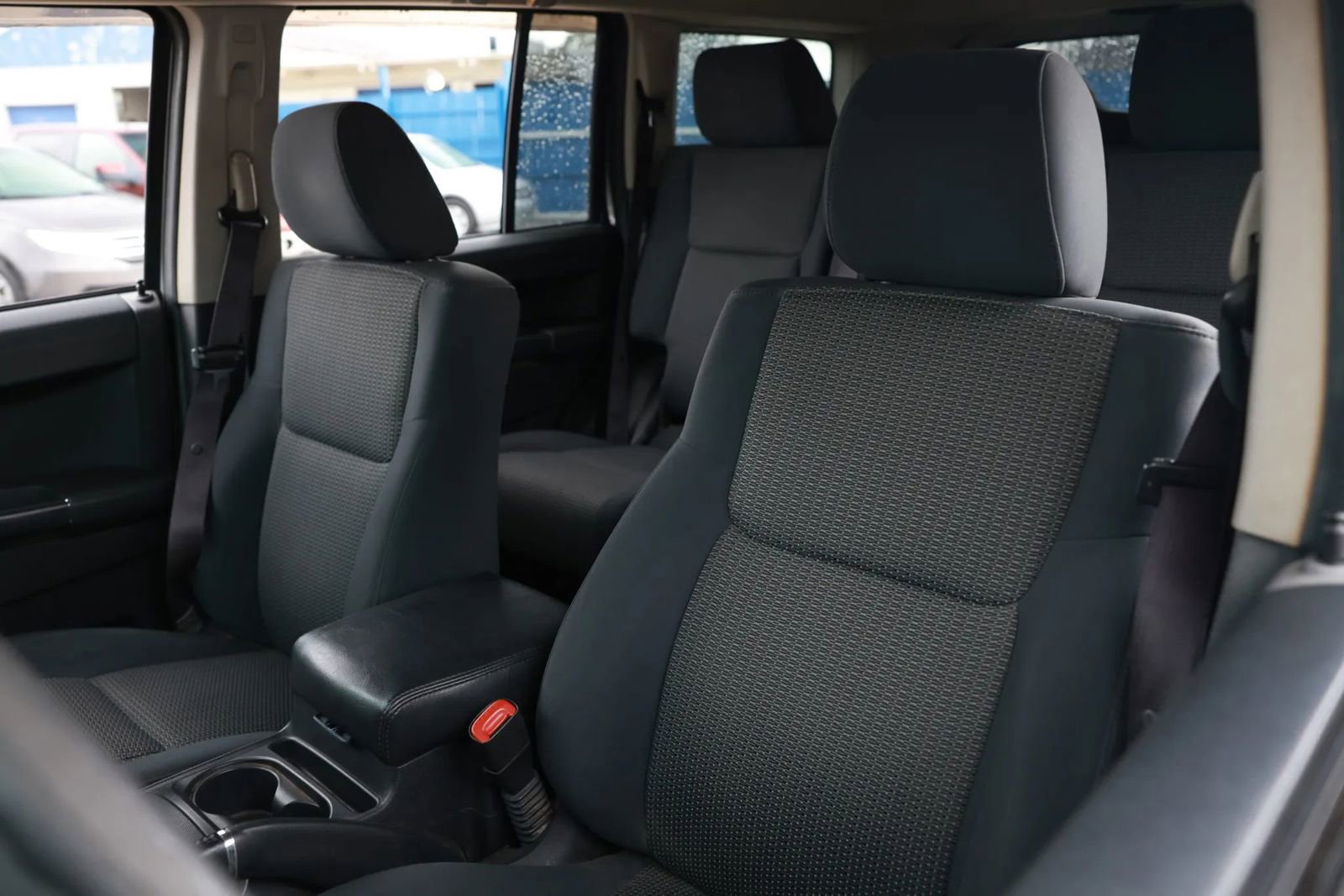 Used 2010 Jeep Commander Sport image 12