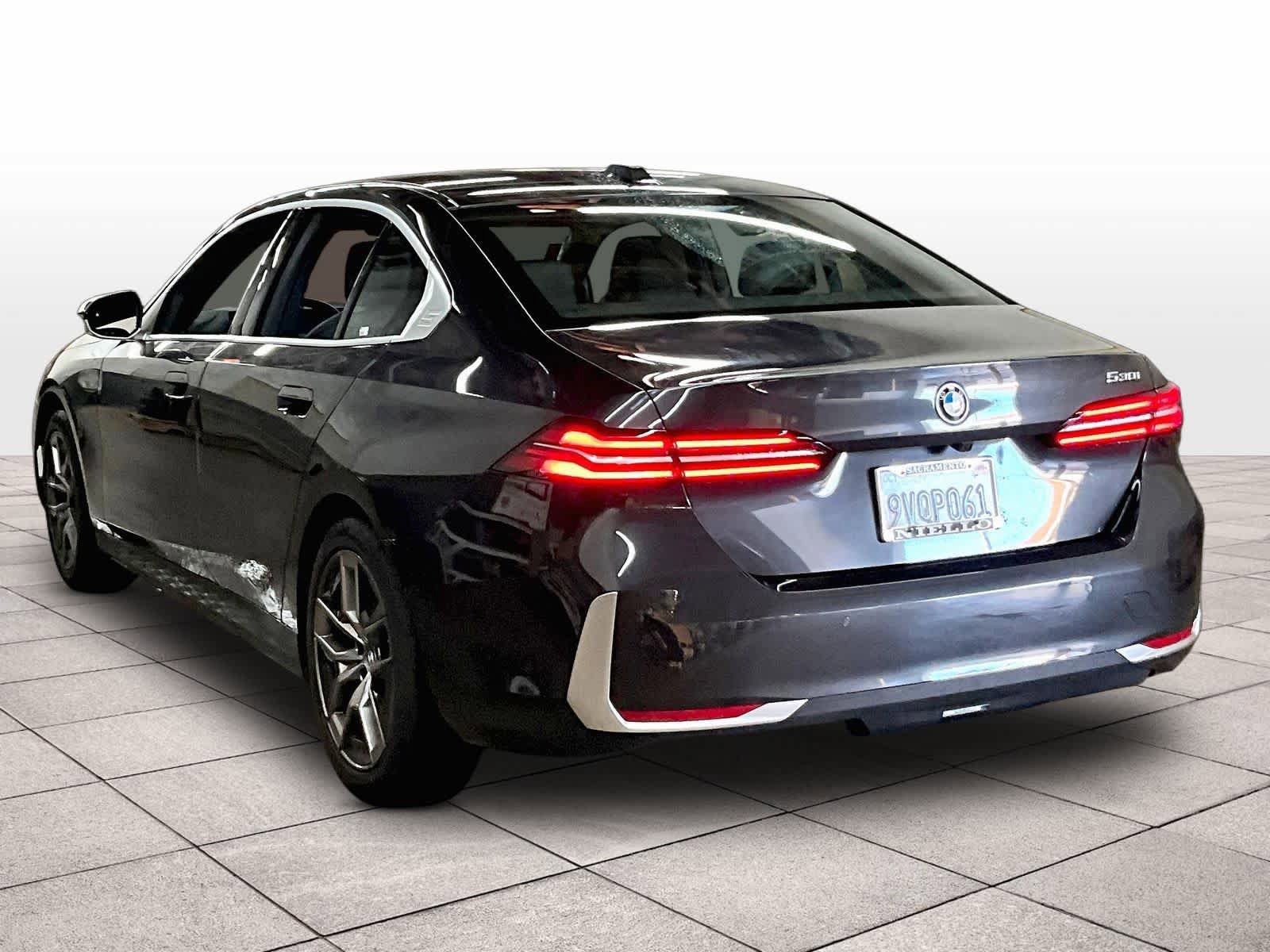 Used 2026 BMW 530i w/ Premium Package RWD image 14