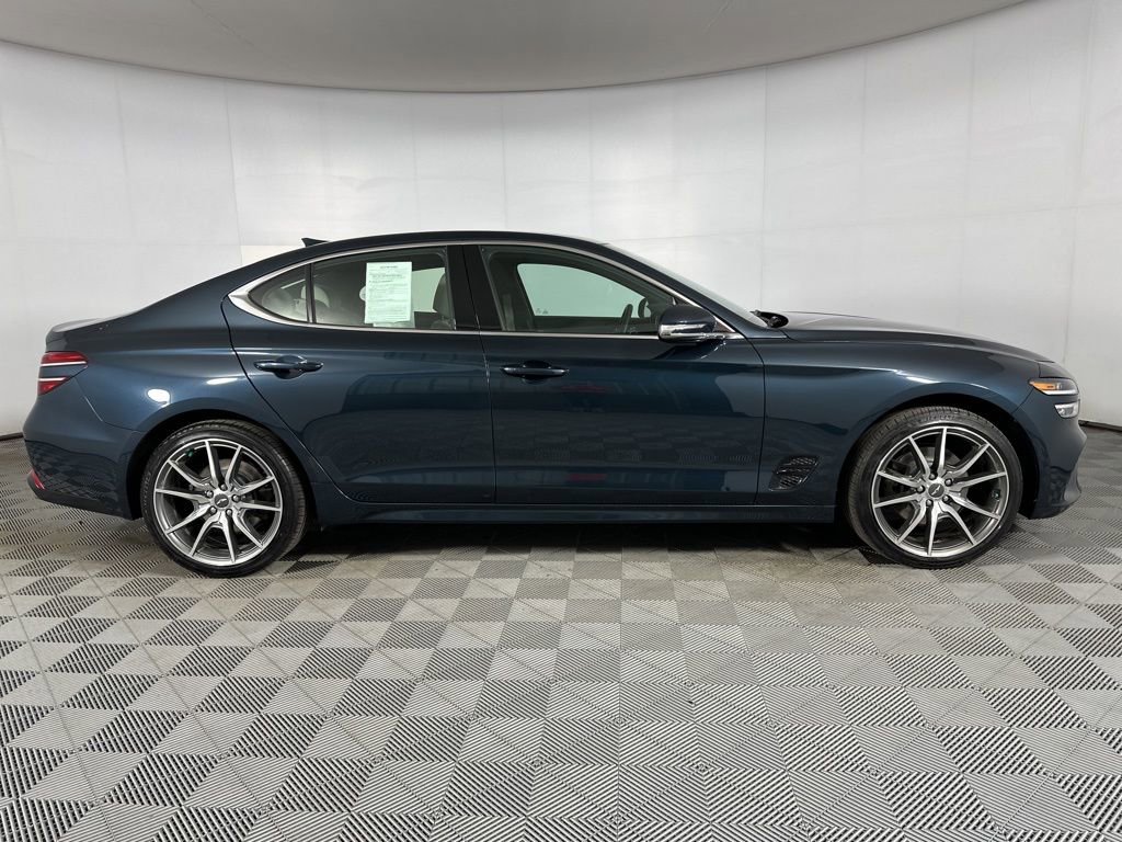Used 2023 Genesis G70 2.0T image 25