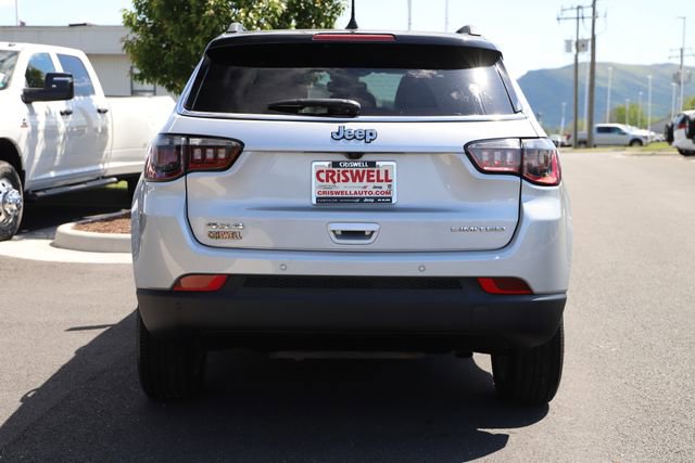 Used 2025 Jeep Compass Limited AWD/4WD image 5