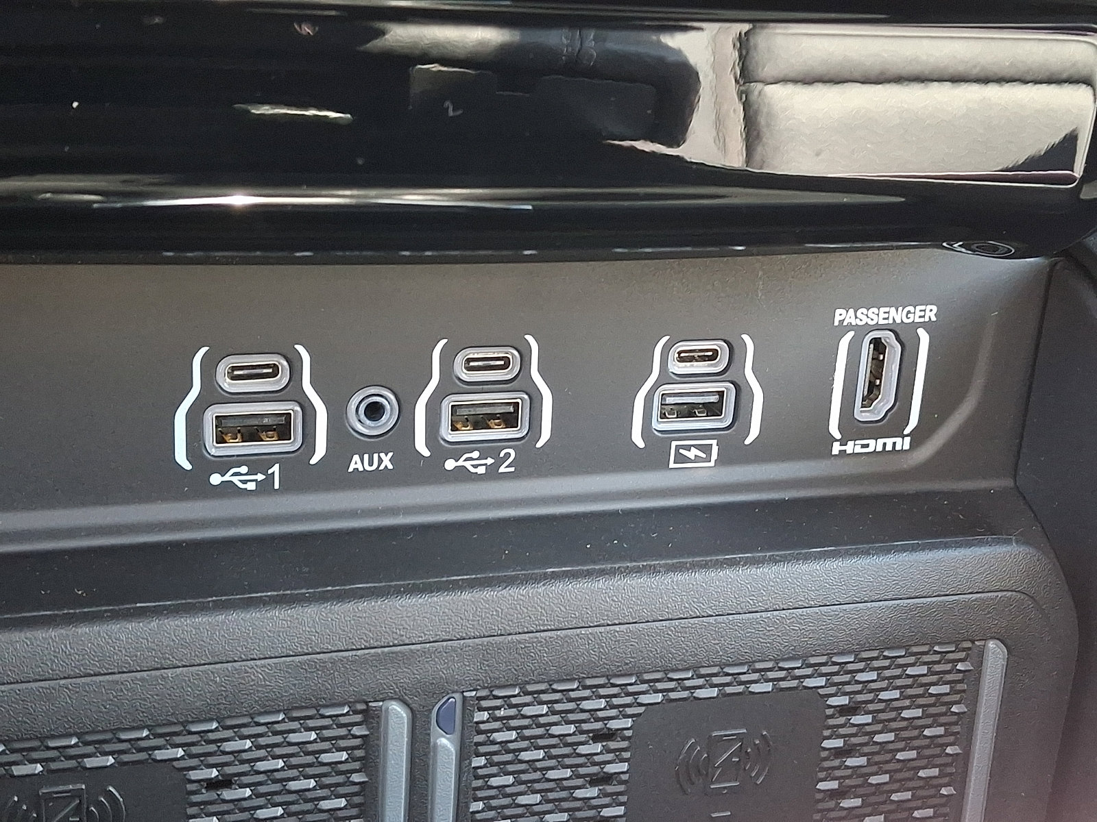 Used 2026 RAM 1500 Laramie w/ Night Edition image 31