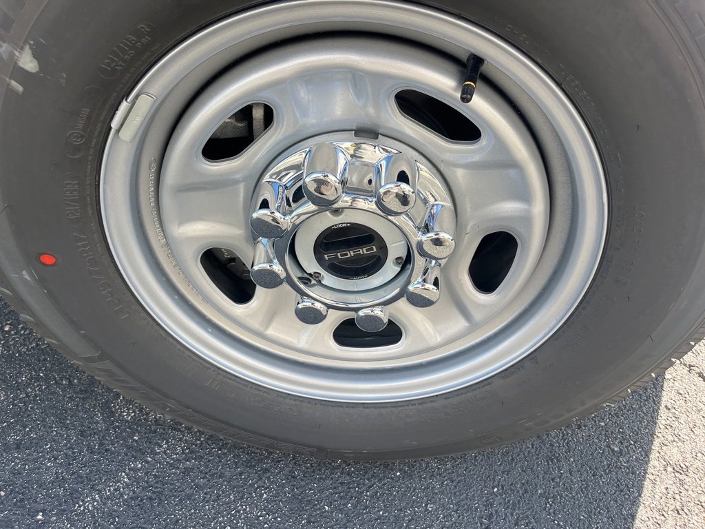 New 2026 Ford F250 XL w/ XL Chrome Package image 9