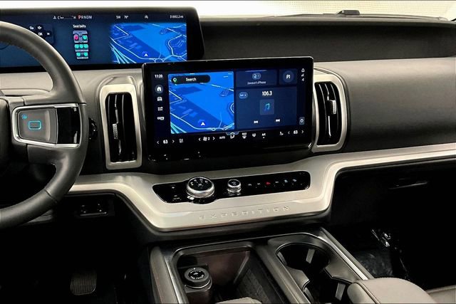 Used 2025 Ford Expedition Active image 7