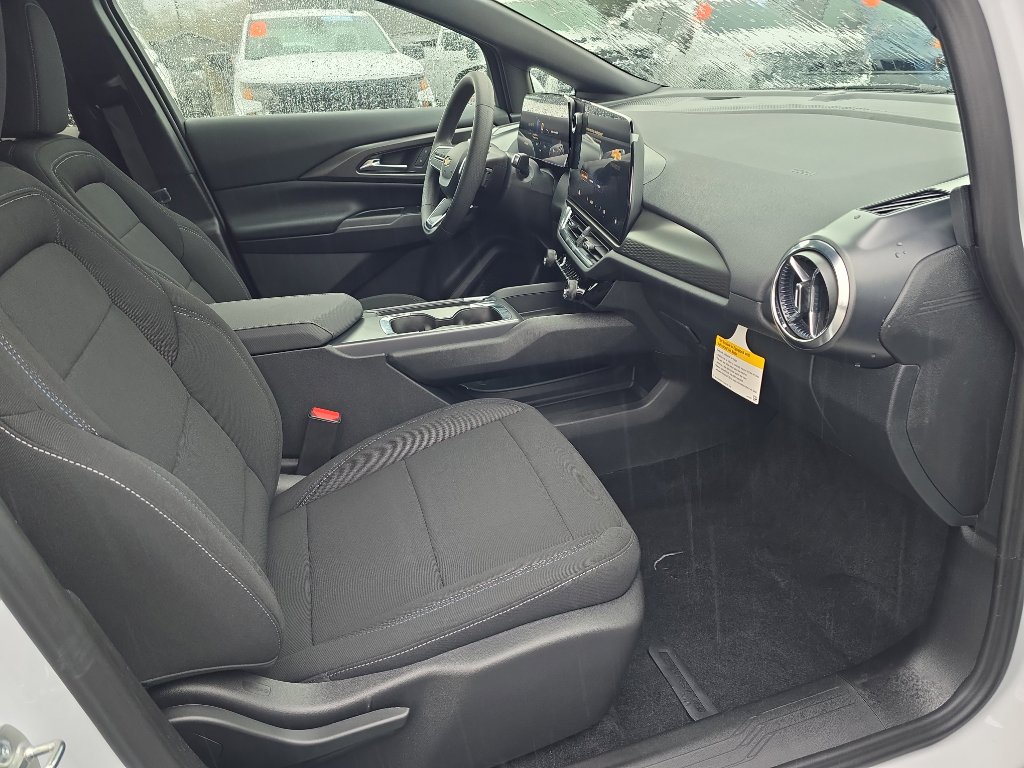 New 2026 Chevrolet Equinox EV LT image 16