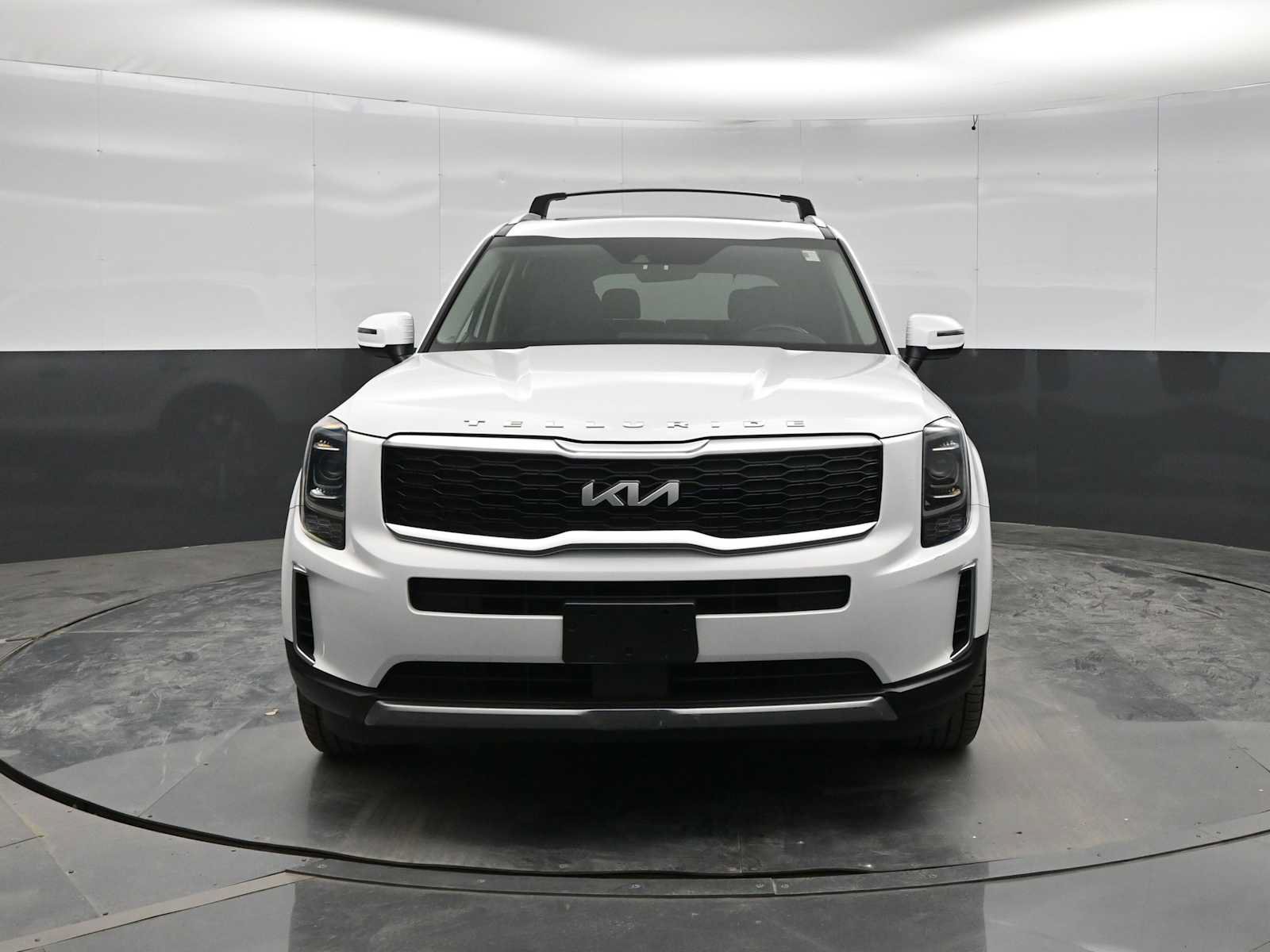Used 2022 Kia Telluride S AWD/4WD image 2