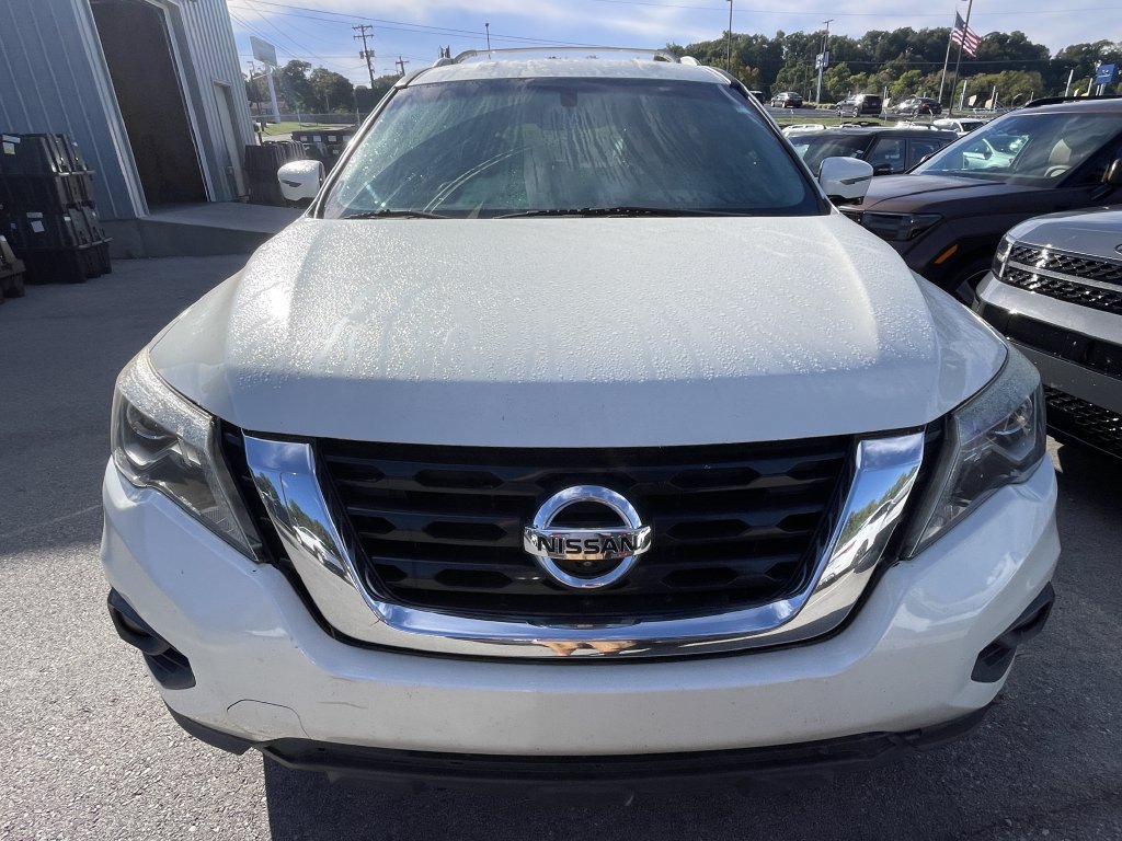 Used 2017 Nissan Pathfinder SL w/ SL Tech Package AWD/4WD image 2