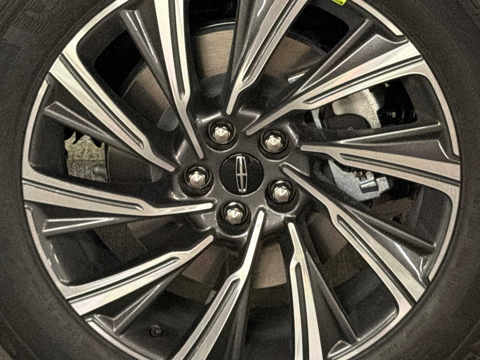 New 2027 Lincoln Aviator AWD image 5