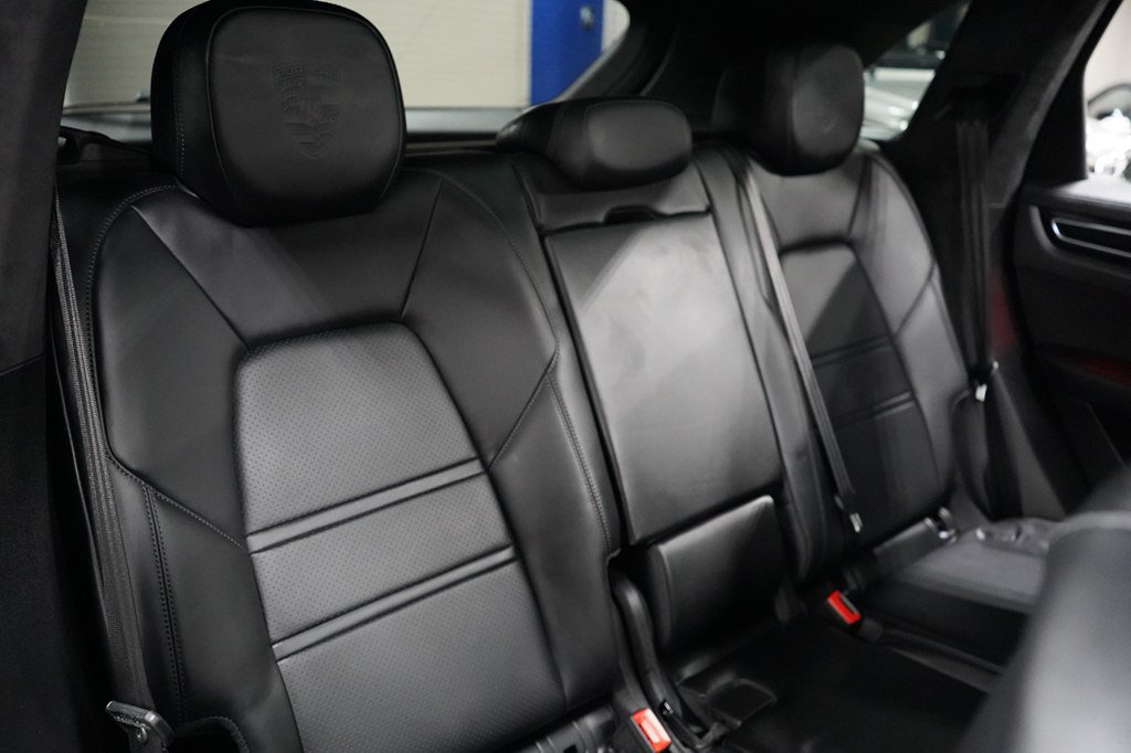 Used 2023 Porsche Cayenne GTS w/ Premium Package Plus AWD/4WD image 30