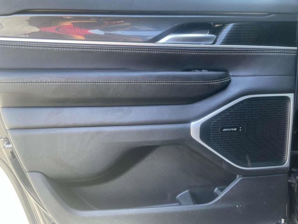 Certified 2023 Jeep Wagoneer 4WD w/ Premium Group I image 26