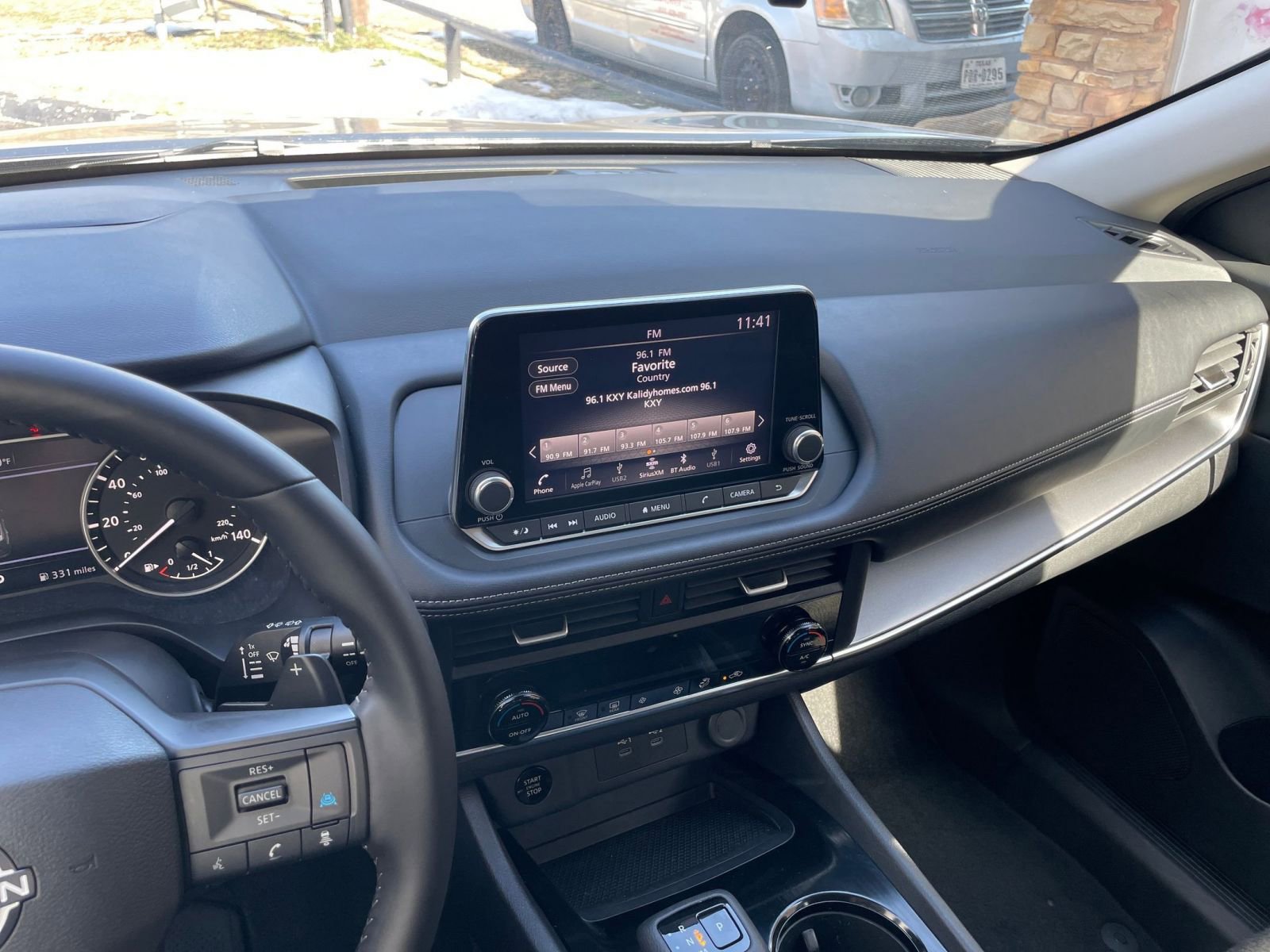 Used 2025 Nissan Rogue SV image 17