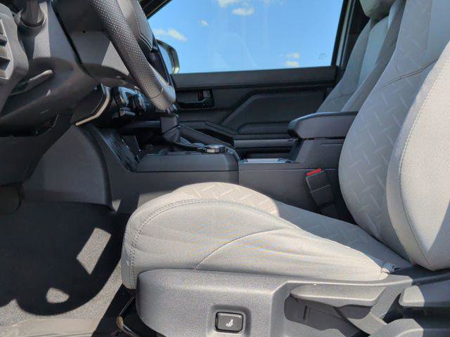 Certified 2026 Toyota Tacoma SR5 AWD/4WD image 12