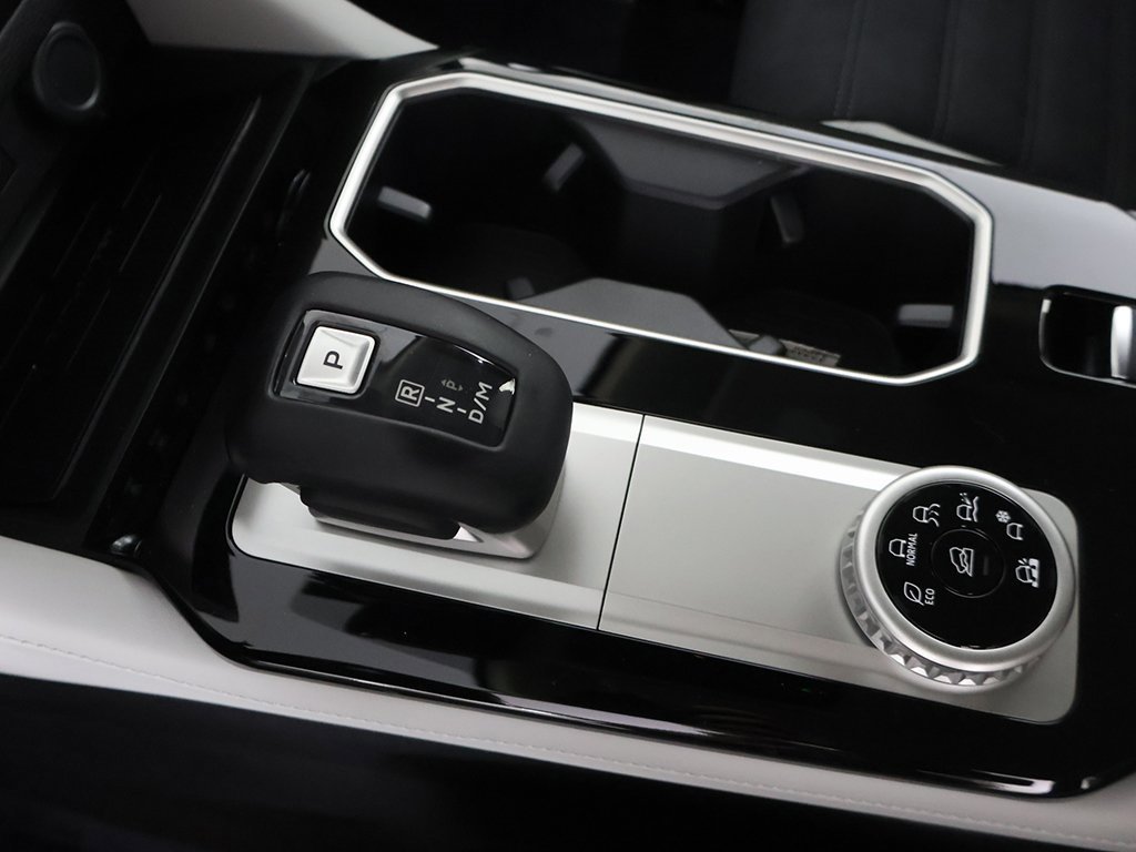 New 2025 Mitsubishi Outlander SE image 50