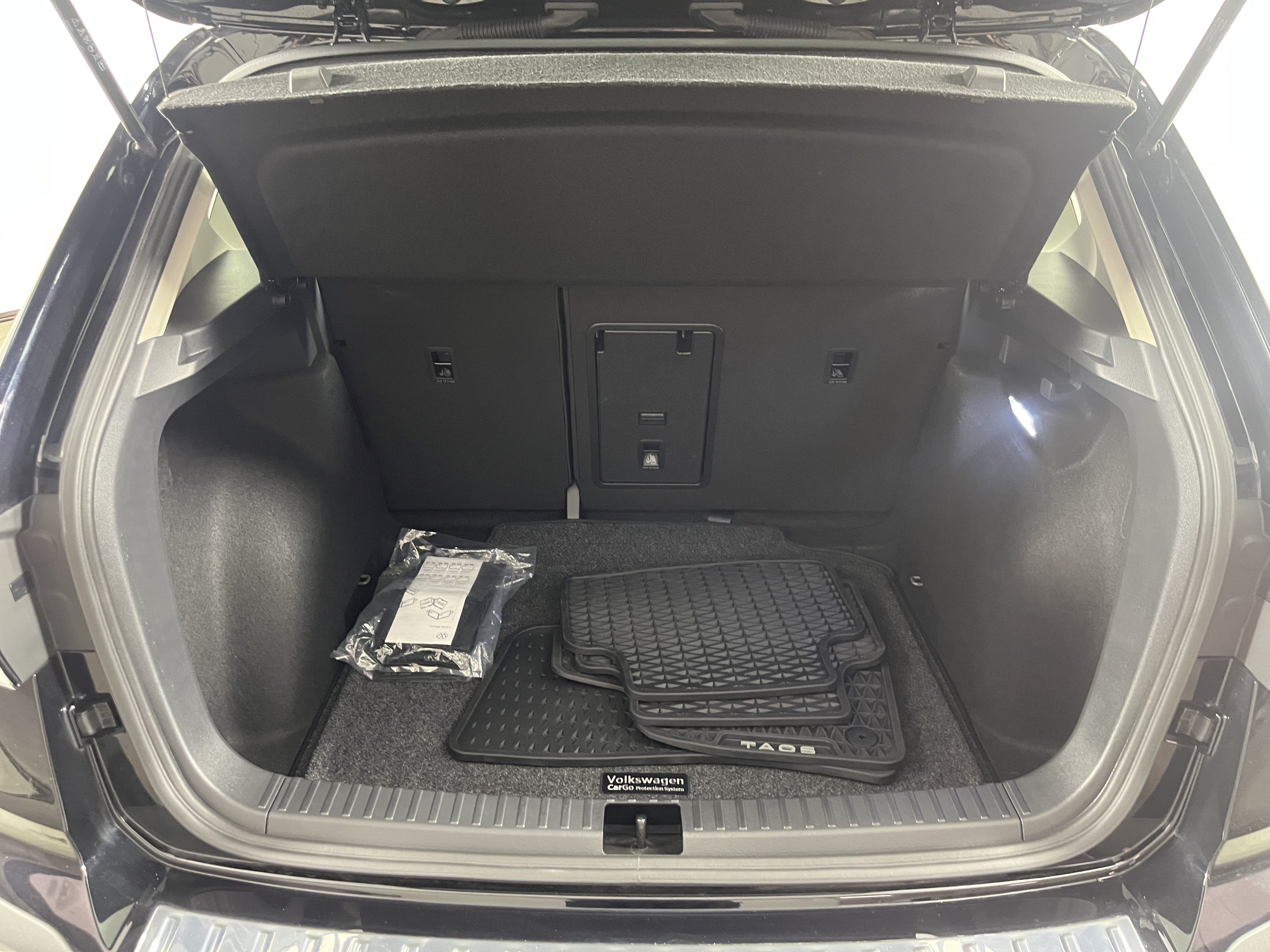 Certified 2025 Volkswagen Taos S FWD image 27