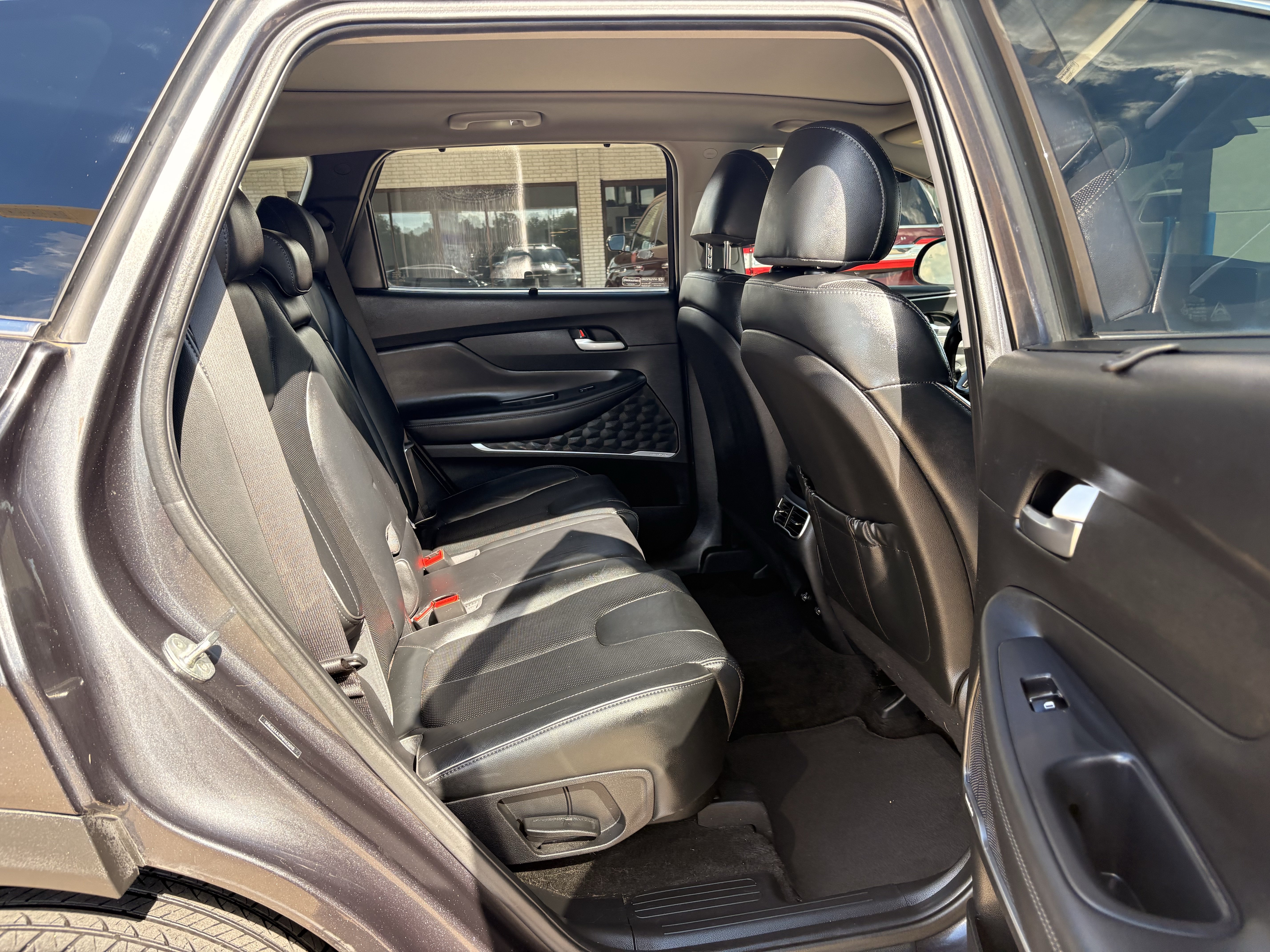 Used 2022 Hyundai Santa Fe SEL w/ Convenience + Premium Package FWD image 8