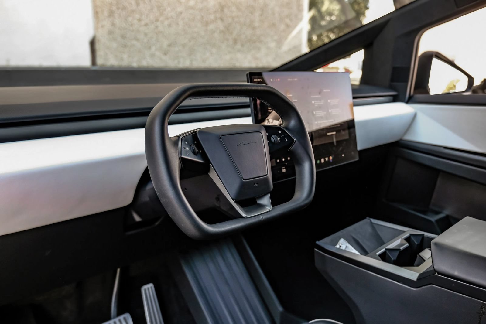 Used 2024 Tesla Cybertruck AWD Crew Cab image 20