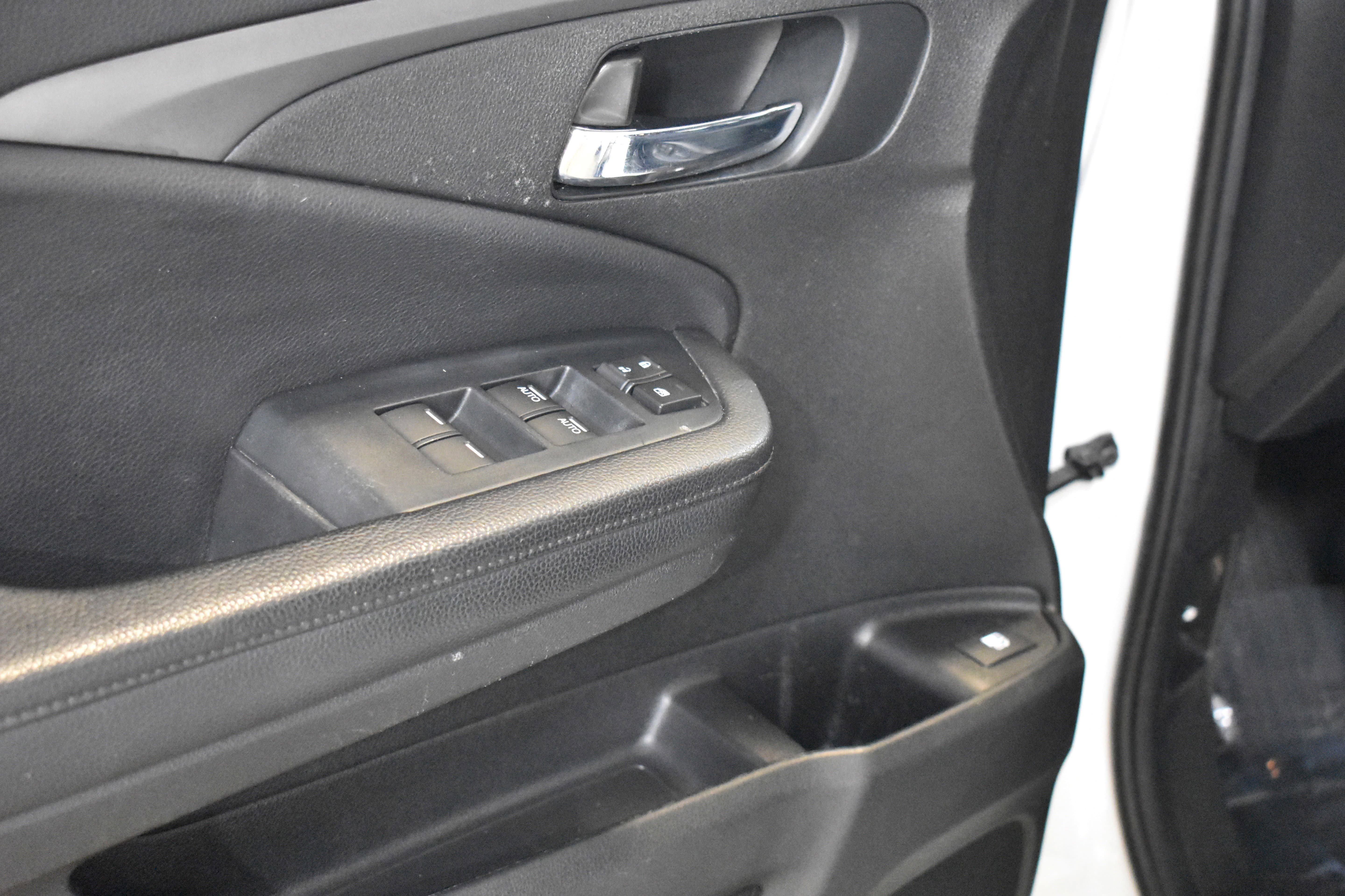 Used 2021 Honda Pilot EX image 29