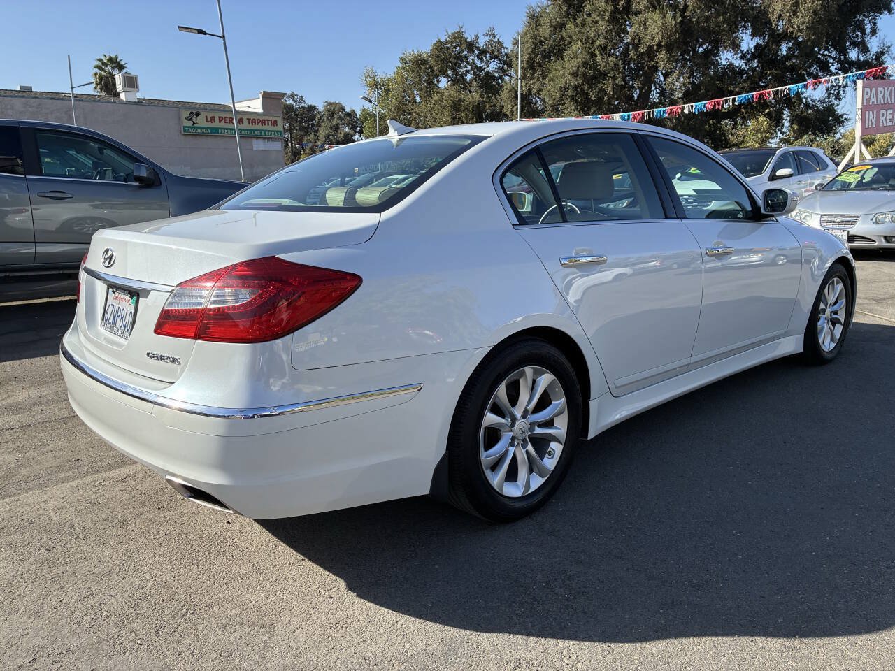 Used 2013 Hyundai Genesis 3.8 RWD image 2