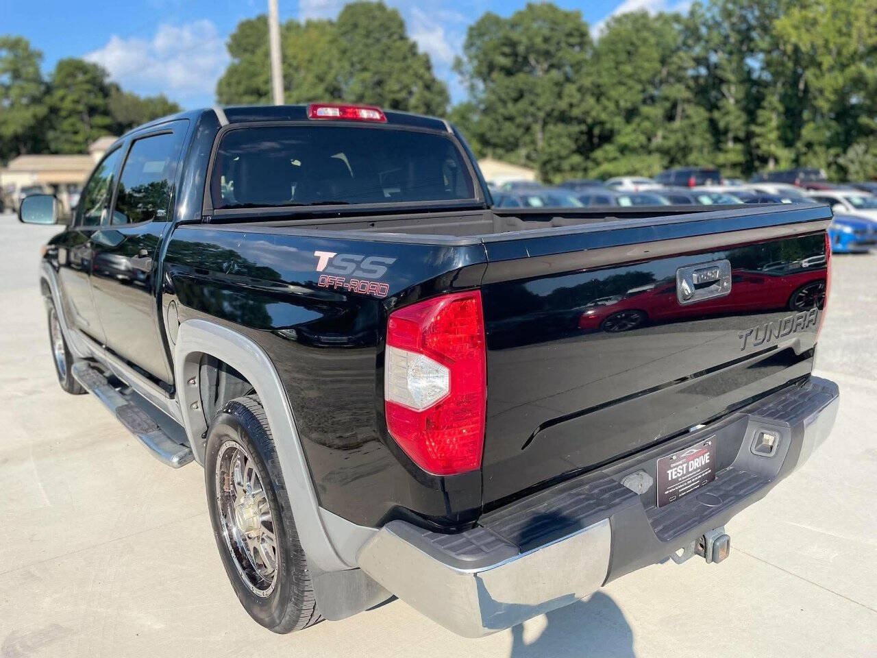 Used 2015 Toyota Tundra SR5 w/ SR5 Upgrade Package RWD image 5