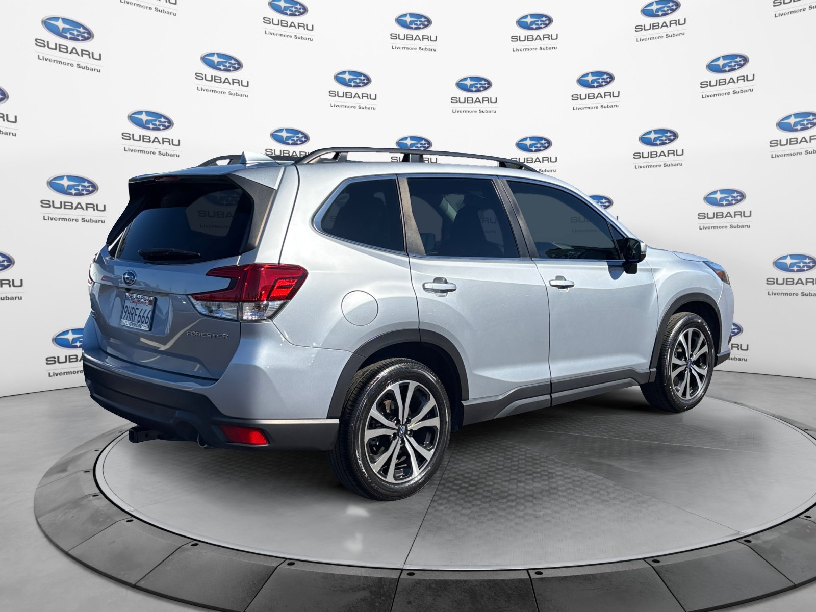 Used 2023 Subaru Forester Limited AWD/4WD image 6