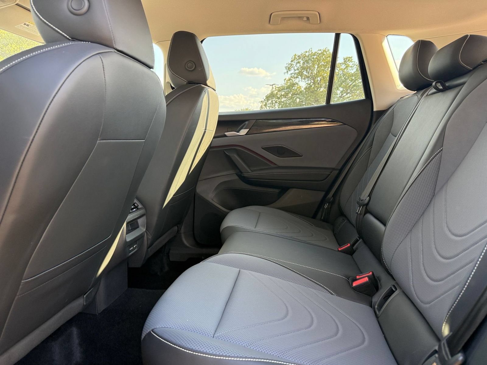 Used 2026 Volkswagen Tiguan SE AWD/4WD image 26
