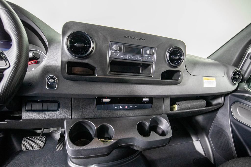 Used 2025 Mercedes-Benz Sprinter 2500 image 20