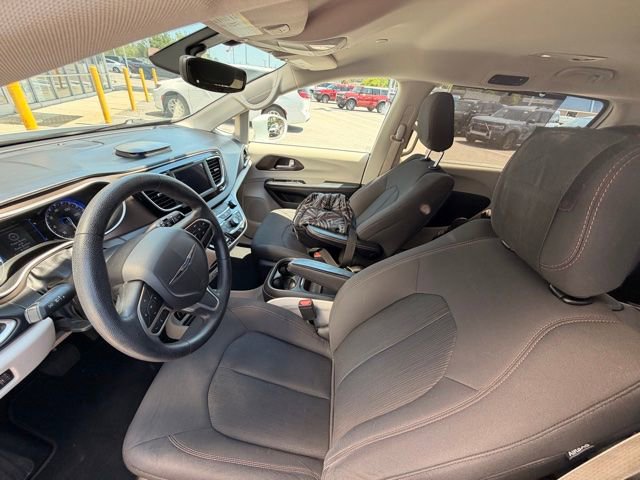 Used 2019 Chrysler Pacifica Touring Plus FWD image 4