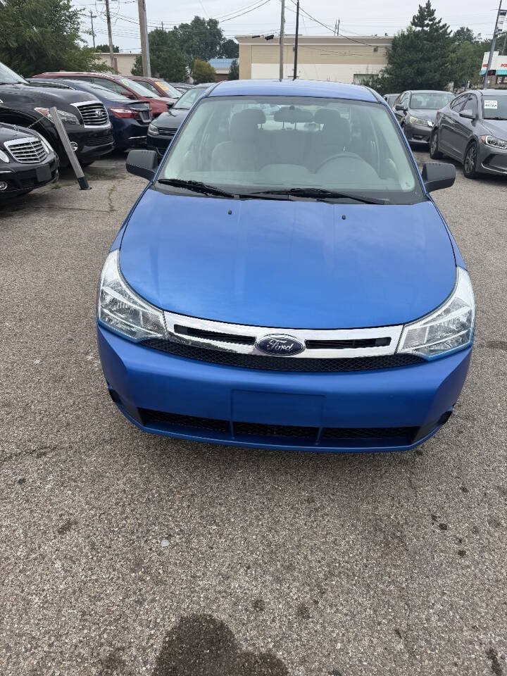 Used 2010 Ford Focus SE FWD image 6