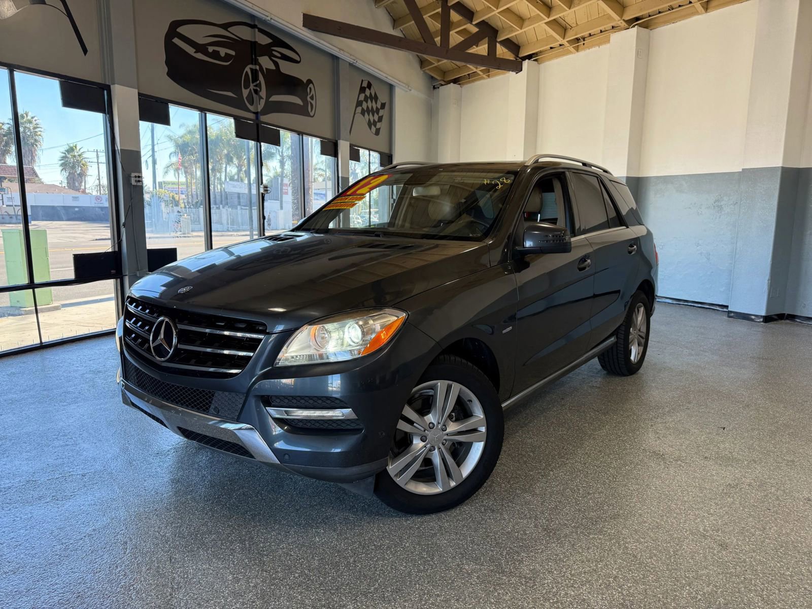 Used 2012 Mercedes-Benz ML 350 4MATIC w/ Premium 1 Pkg image 3