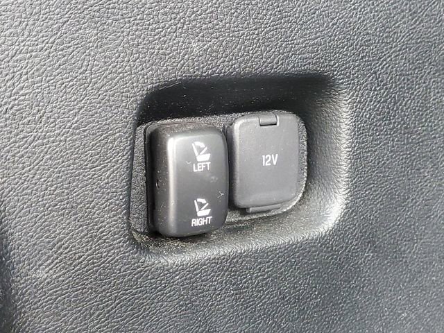 Used 2023 Ford Edge SEL w/ Convenience Package image 9