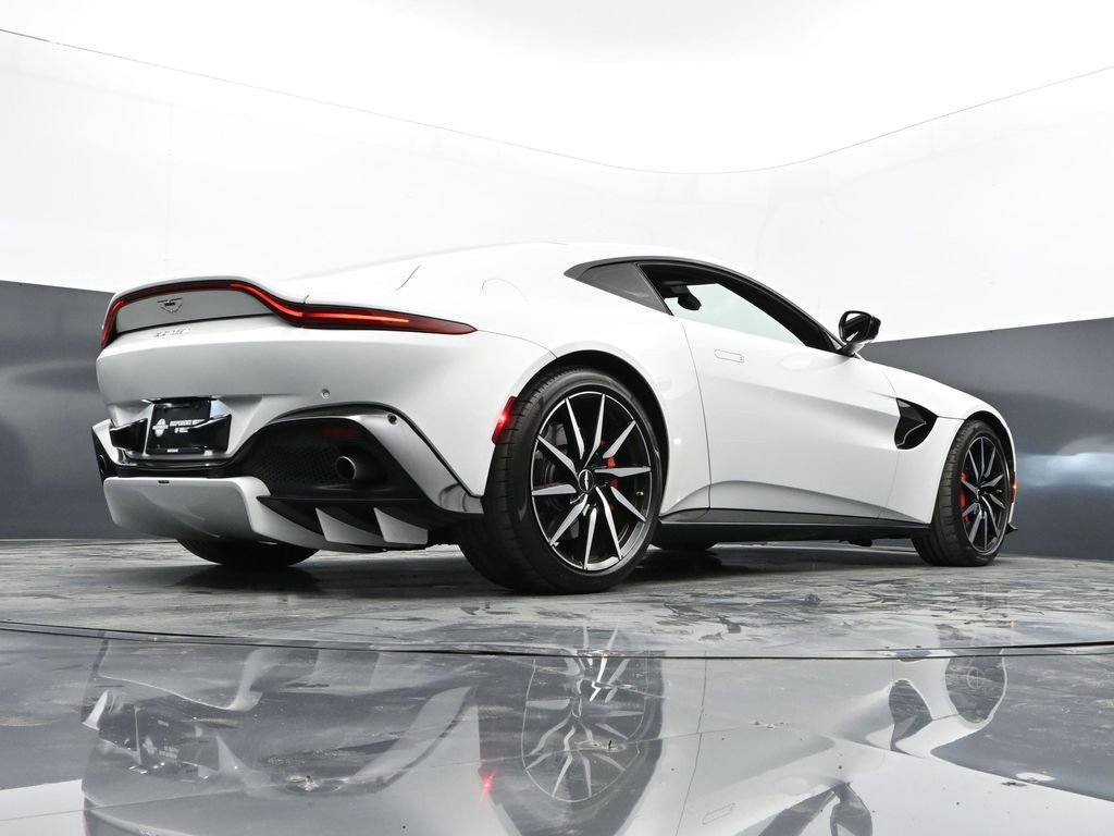 Used 2019 Aston Martin V8 Vantage Coupe image 44