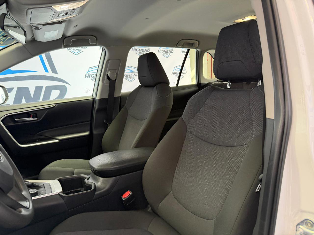 Used 2025 Toyota RAV4 XLE image 16