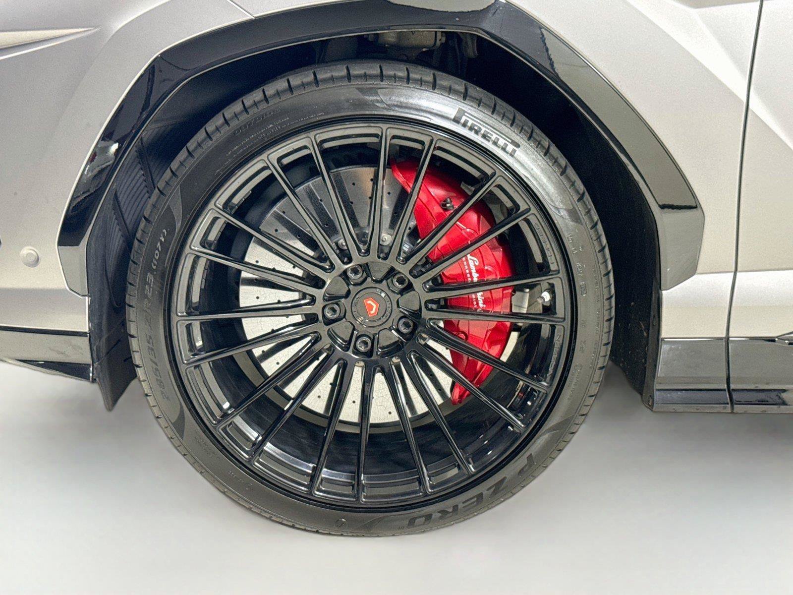 Used 2022 Lamborghini Urus AWD/4WD image 39
