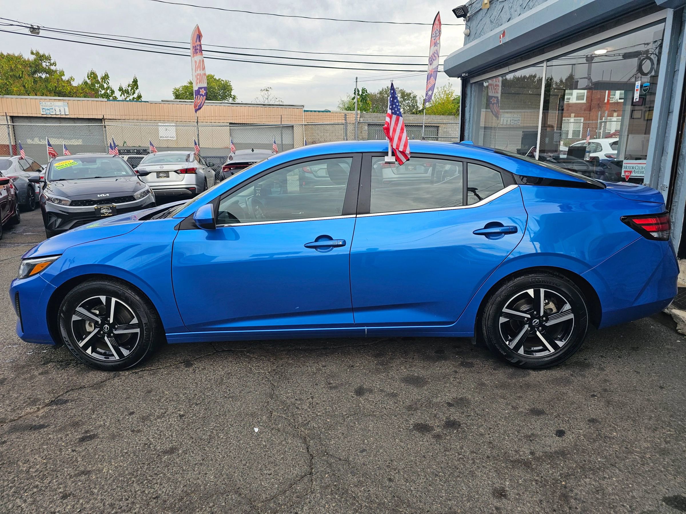 Used 2024 Nissan Sentra SV image 2