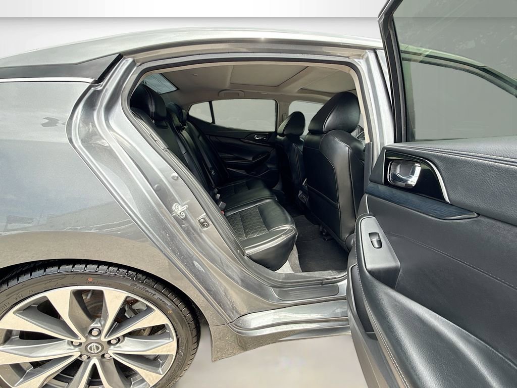 Used 2022 Nissan Maxima Platinum w/ Sport Mat Group FWD image 29