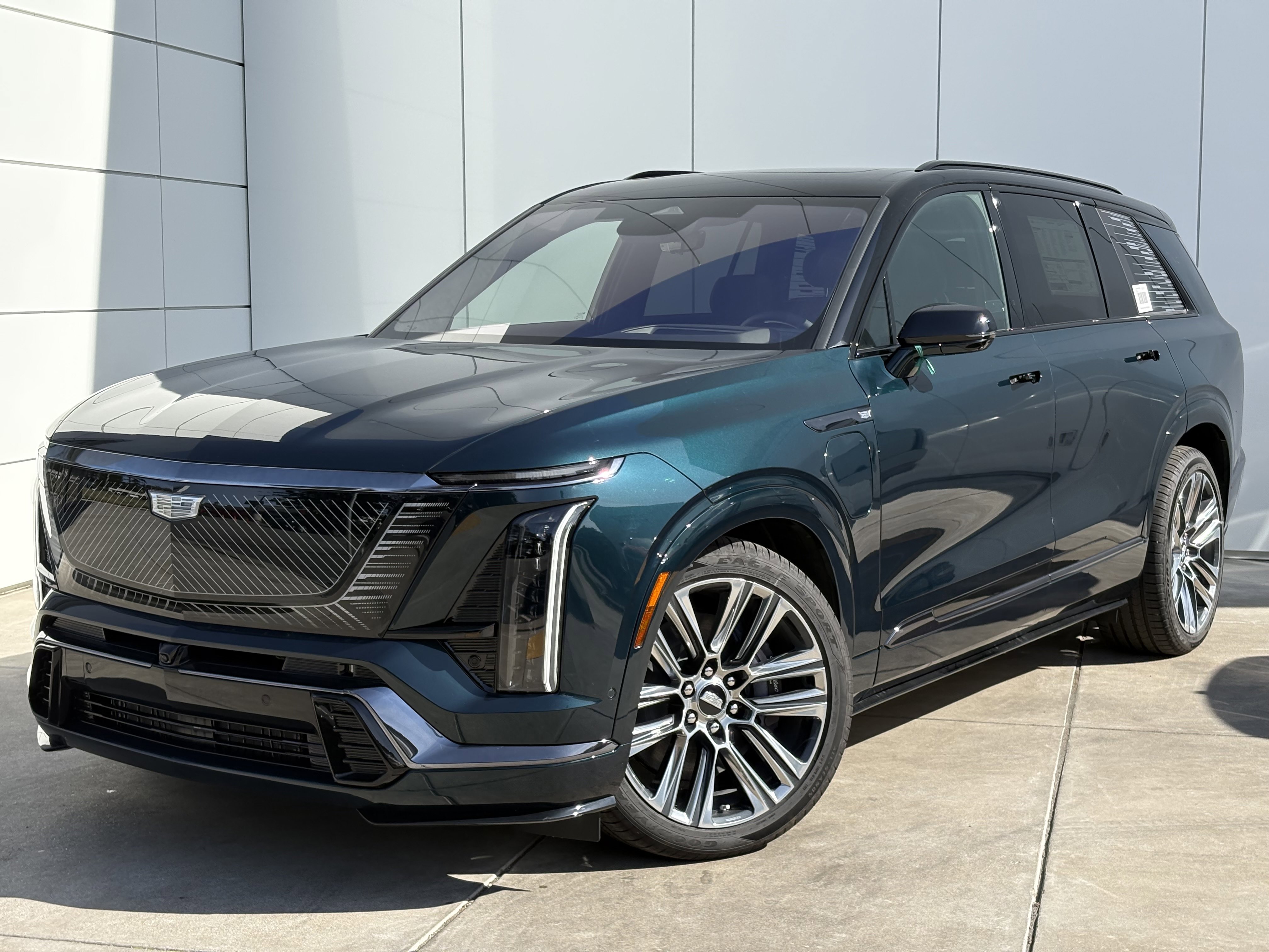 New 2026 Cadillac Vistiq Platinum image 2