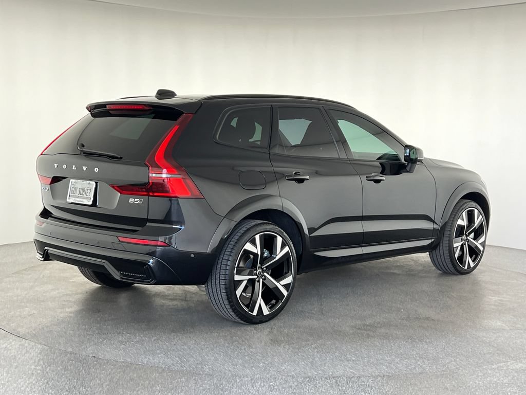 Used 2026 Volvo XC60 B5 Ultra w/ Climate Package AWD/4WD image 3