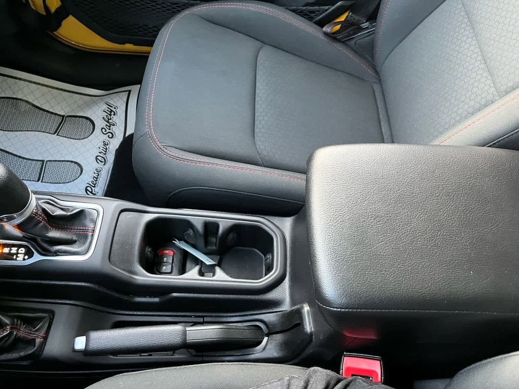 Used 2019 Jeep Wrangler Unlimited Rubicon image 32