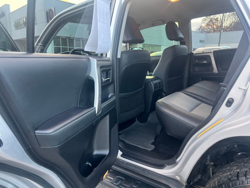 Used 2020 Toyota 4Runner SR5 Premium image 29