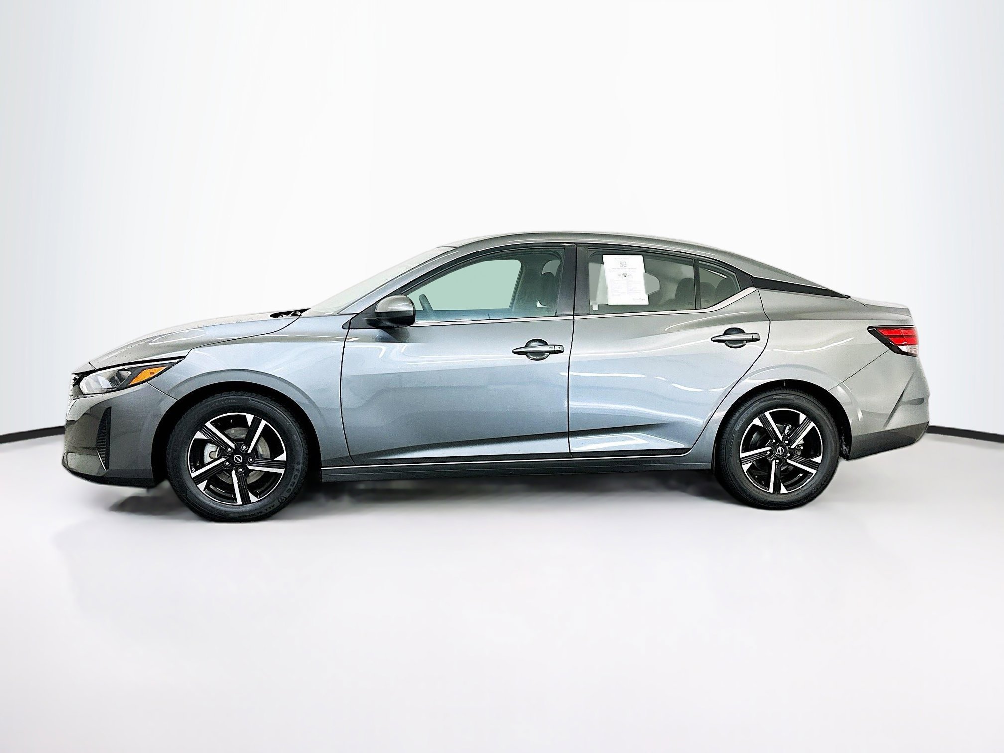 Used 2024 Nissan Sentra SV image 4