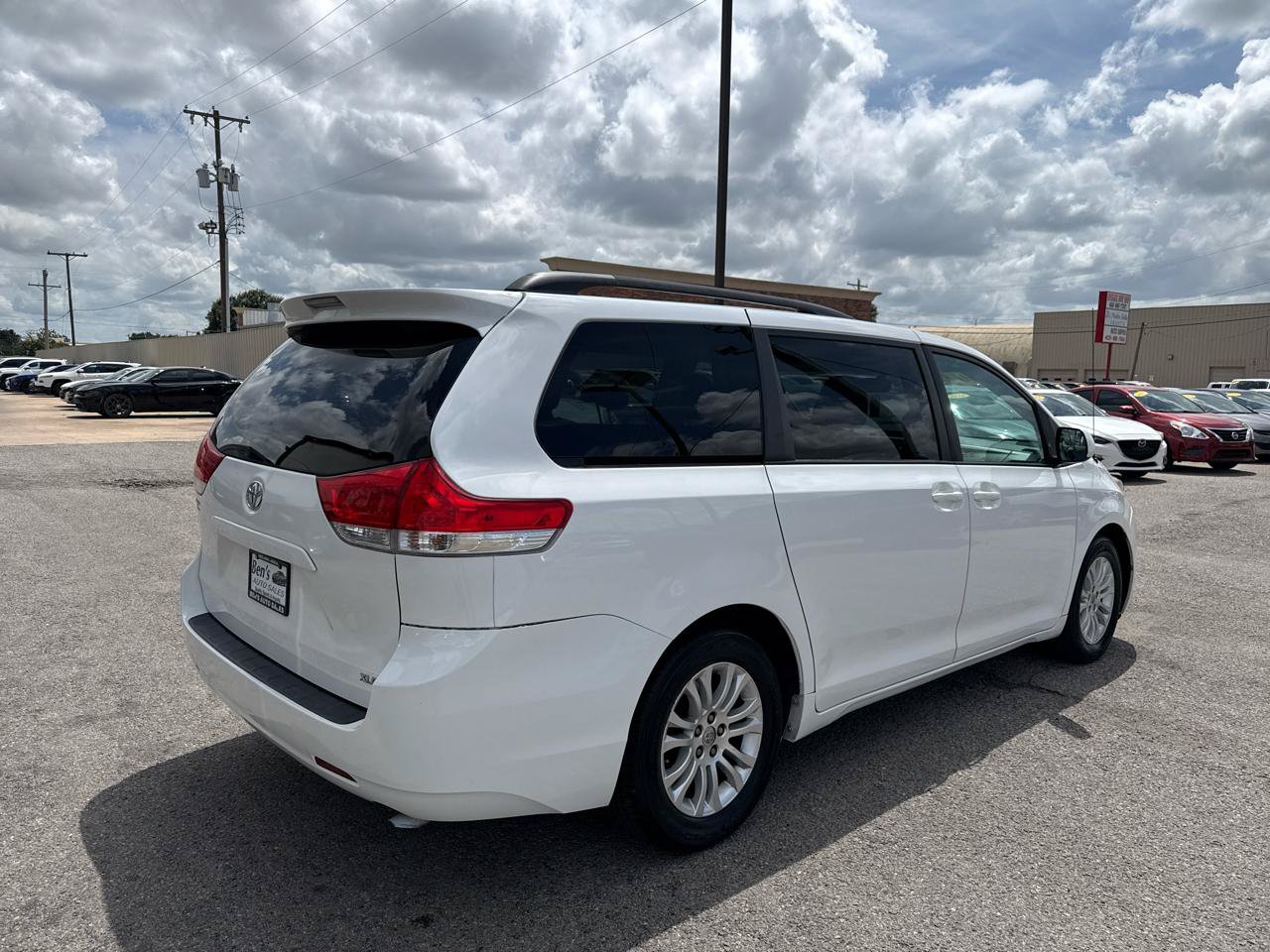 Used 2013 Toyota Sienna XLE FWD image 6