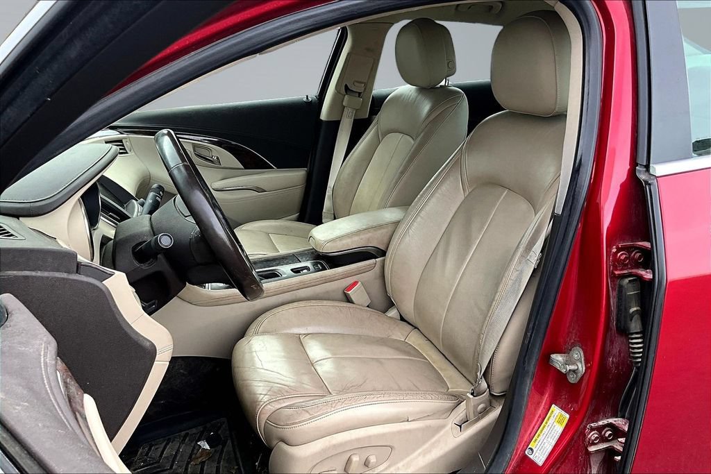 Used 2014 Buick LaCrosse Leather w/ Driver Confidence Package FWD image 18
