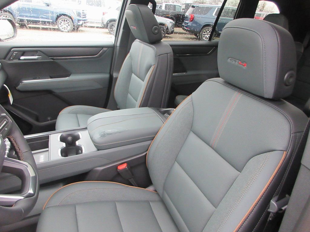 New 2026 GMC Acadia AT4 w/ Super Cruise Package image 13