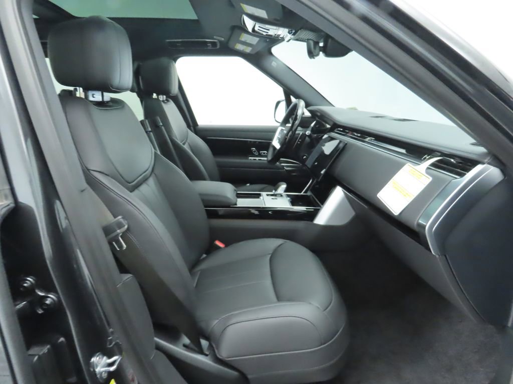 New 2026 Land Rover Range Rover Long Wheelbase SE image 21