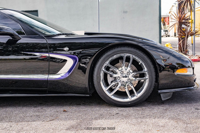 Used 2001 Chevrolet Corvette Coupe w/ Preferred Equipment Group1 image 60