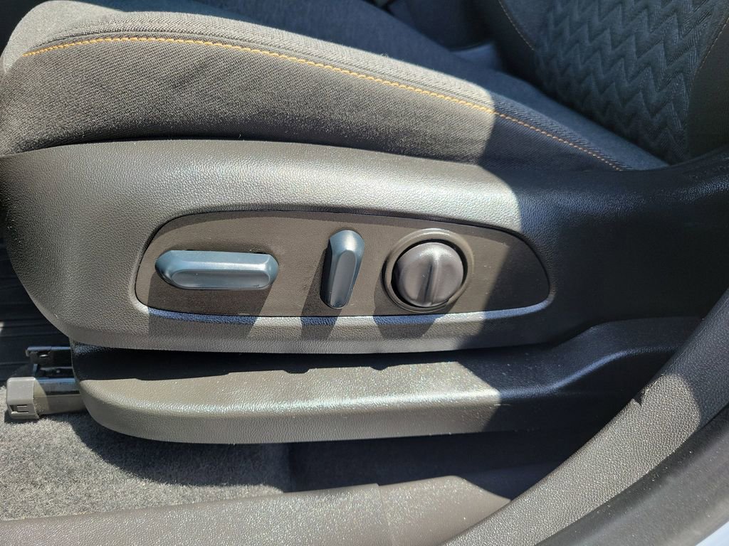Used 2022 Chevrolet Equinox LT FWD image 24