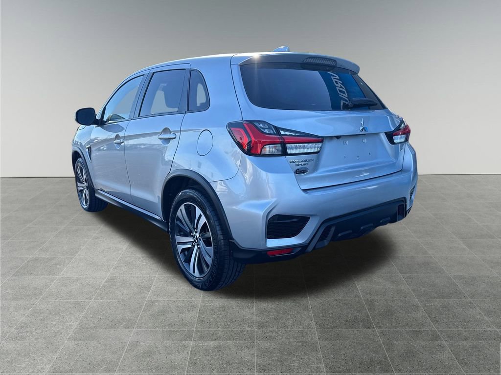 Used 2021 Mitsubishi Outlander Sport SE image 3